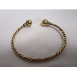 Gold bangle - Approx 14.6g