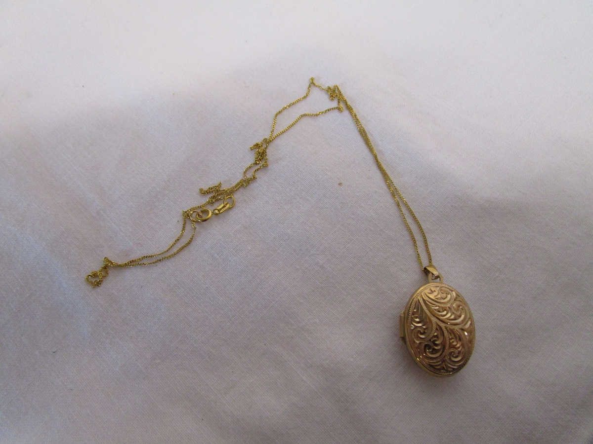 Gold locket & chain