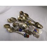 Collection of silver souvenir spoons - Approx 208g