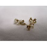 2 pairs of gold and pearl stud earrings