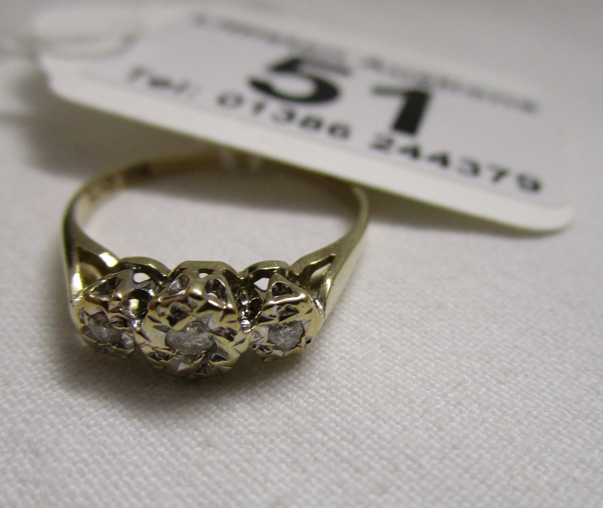 Gold 3 stone diamond ring