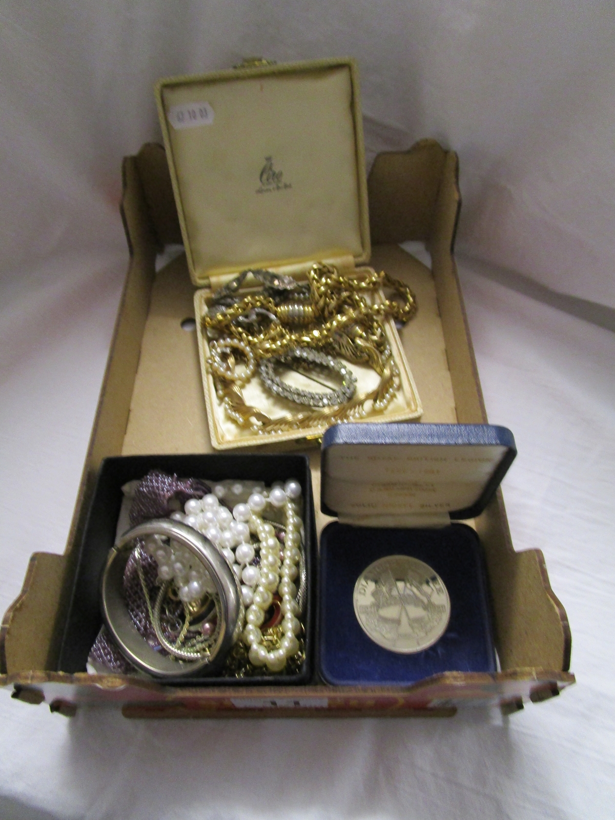 Box of costume jewellery etc