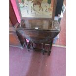 Small oak & carved gateleg table