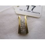 14ct gold pendant with 27 diamonds