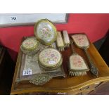 Dressing table set