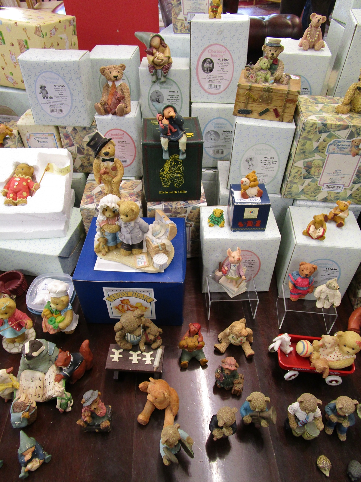 Huge collection of Cherished Teddies, Peter Fagan’s Bear and Me, Annekabouke Gnomy's Diaries etc. - Image 6 of 14