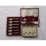 2 boxed sets of hallmarked silver spoons & boxed silver fork & spoon