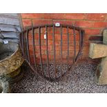 Cast iron corner hay rack