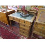 Small Arts & Crafts oak desk