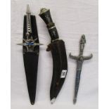 Kukri & 2 fantasy daggers