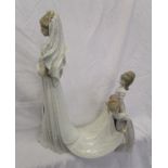 Large Lladro figurine - 'Here comes the Bride'