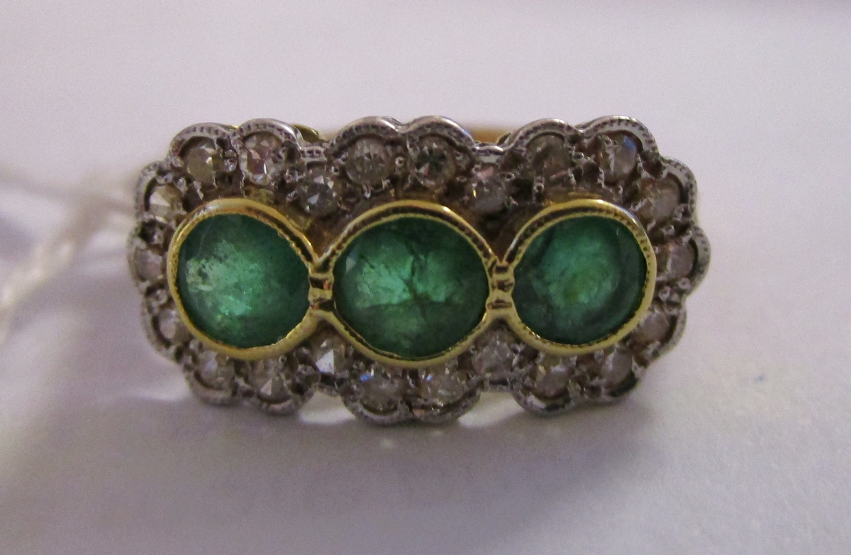 18ct diamond and emerald ring - Image 5 of 5