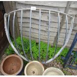 Corner hay rack