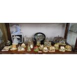Collection of Lilliput Lane cottages etc to include boxed Almonry Museum boxed with deeds