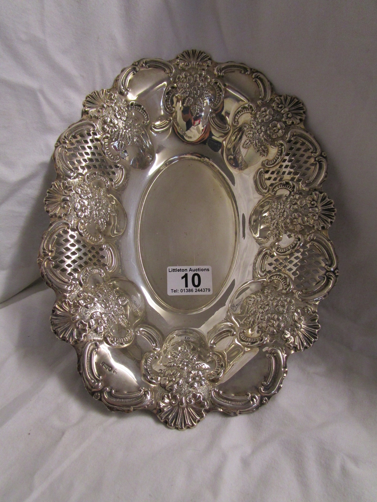 Pierced silver dish - Appox 362g