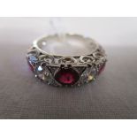 Fine 18ct white gold ruby & diamond 5 stone ring