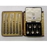 Boxed set of 6 silver tea spoons & boxed set of silver handled fish knives
