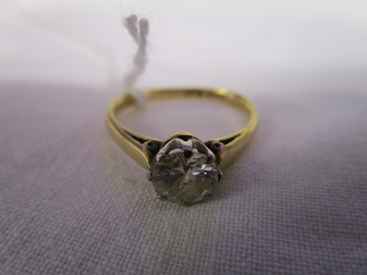 18ct gold & platinum set diamond solitaire ring - Stone approx 1 carat