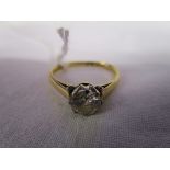 18ct gold & platinum set diamond solitaire ring - Stone approx 1 carat