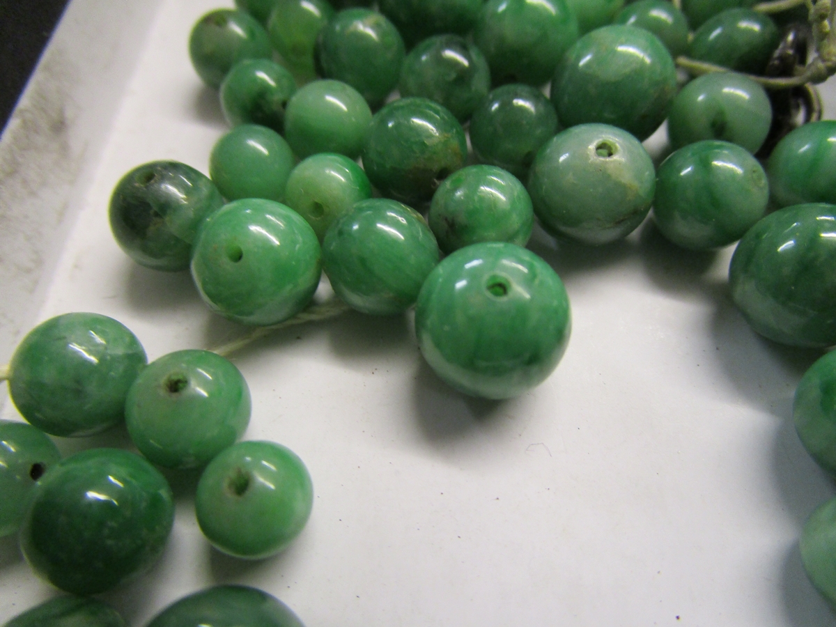 Jade beaded necklace, bracelet etc - Image 11 of 11