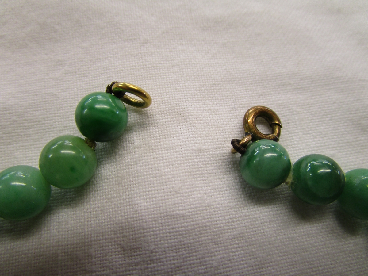 Jade beaded necklace, bracelet etc - Image 5 of 11