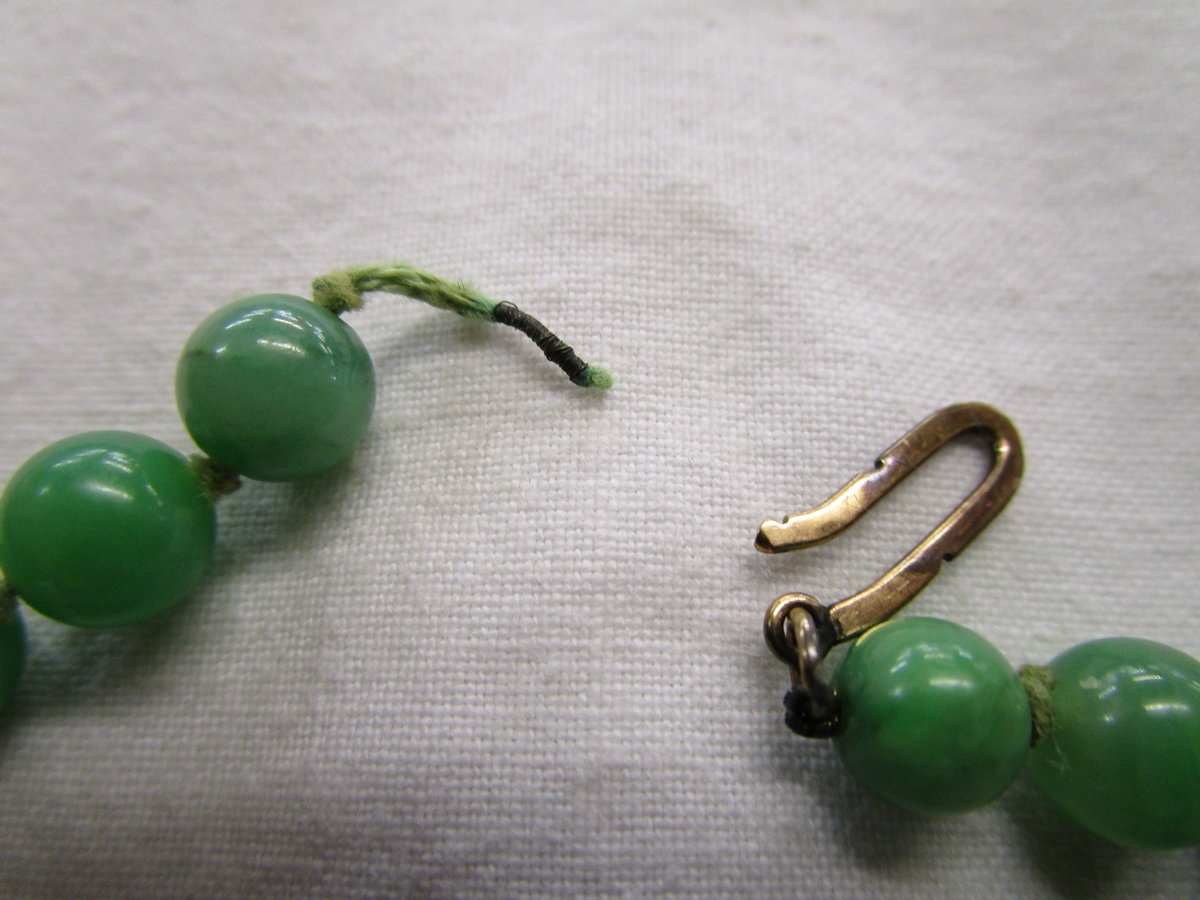 Jade beaded necklace, bracelet etc - Image 2 of 11