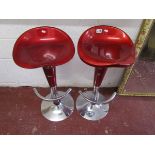 2 adjustable bar stools