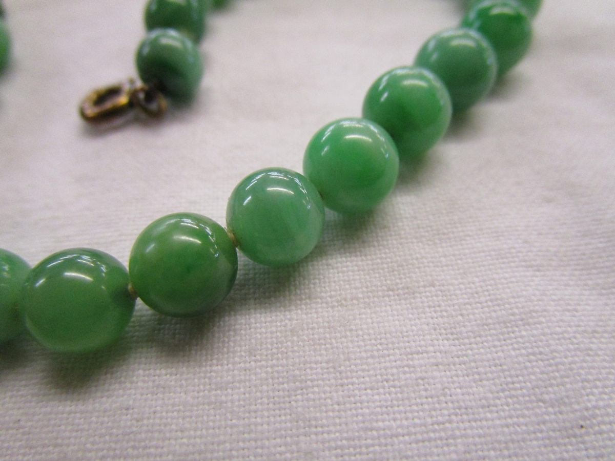 Jade beaded necklace, bracelet etc - Image 6 of 11