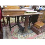 Gateleg drop leaf table