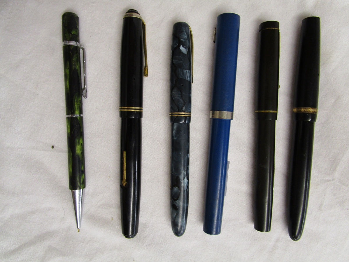 Box of 5 fountain pens with 14ct gold nibs & propelling pencil