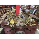 Large collection of oil lamps, chimneys & shades etc - Whole table top