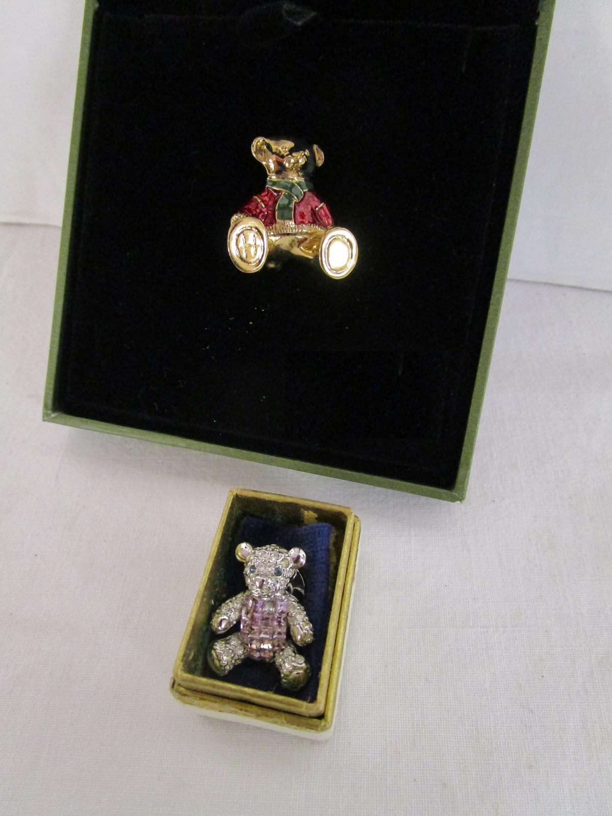 2 boxed teddy brooches