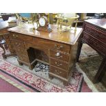 Good quality Georgian mahogany kneehole pedestal desk