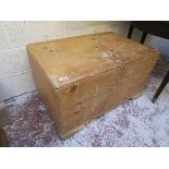 Pine blanket box