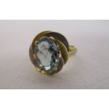 18ct gold aqua marine set ring