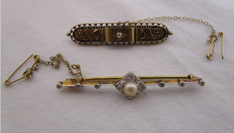 Pearl & diamond bar brooch together with 15ct bar brooch