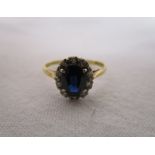 18ct sapphire & diamond cluster ring