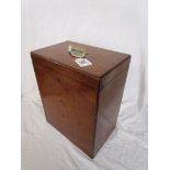 Georgian mahogany port box