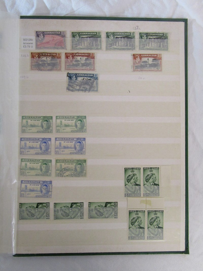 Stamps - 2 Gibraltar albums of definitives, commemoratives, postage due and overprinted issues - Bild 3 aus 3