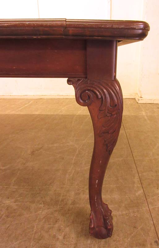 an early 20th century mahogany extending dining table with wind out mechanism on cabriole legs with - Image 3 of 3