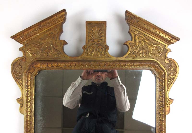 A pair of early 20th century, 18th century style gilt wood mirrors, h. 108 cm, w. - Image 4 of 6
