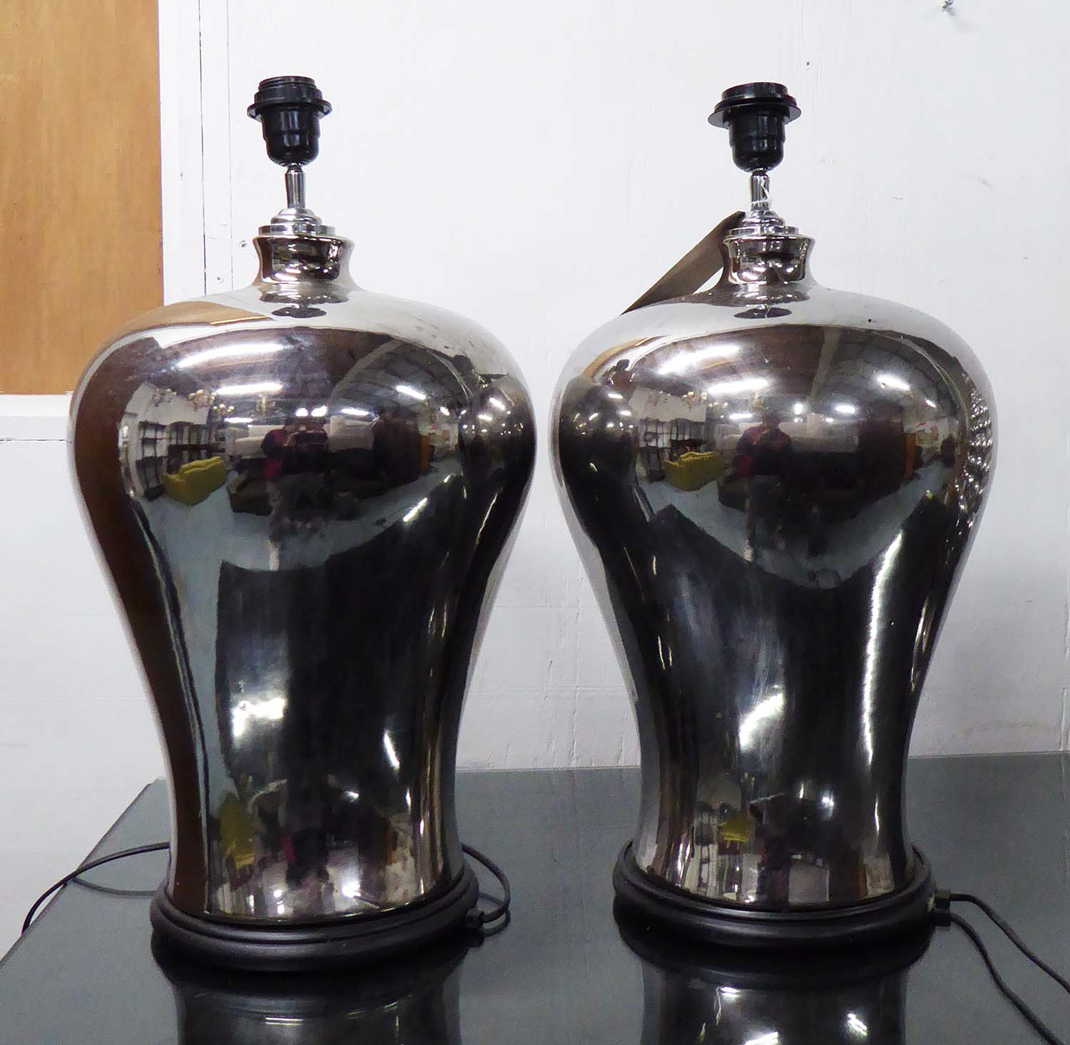 TABLE LAMPS, a pair, urn shaped, mirrored finish.