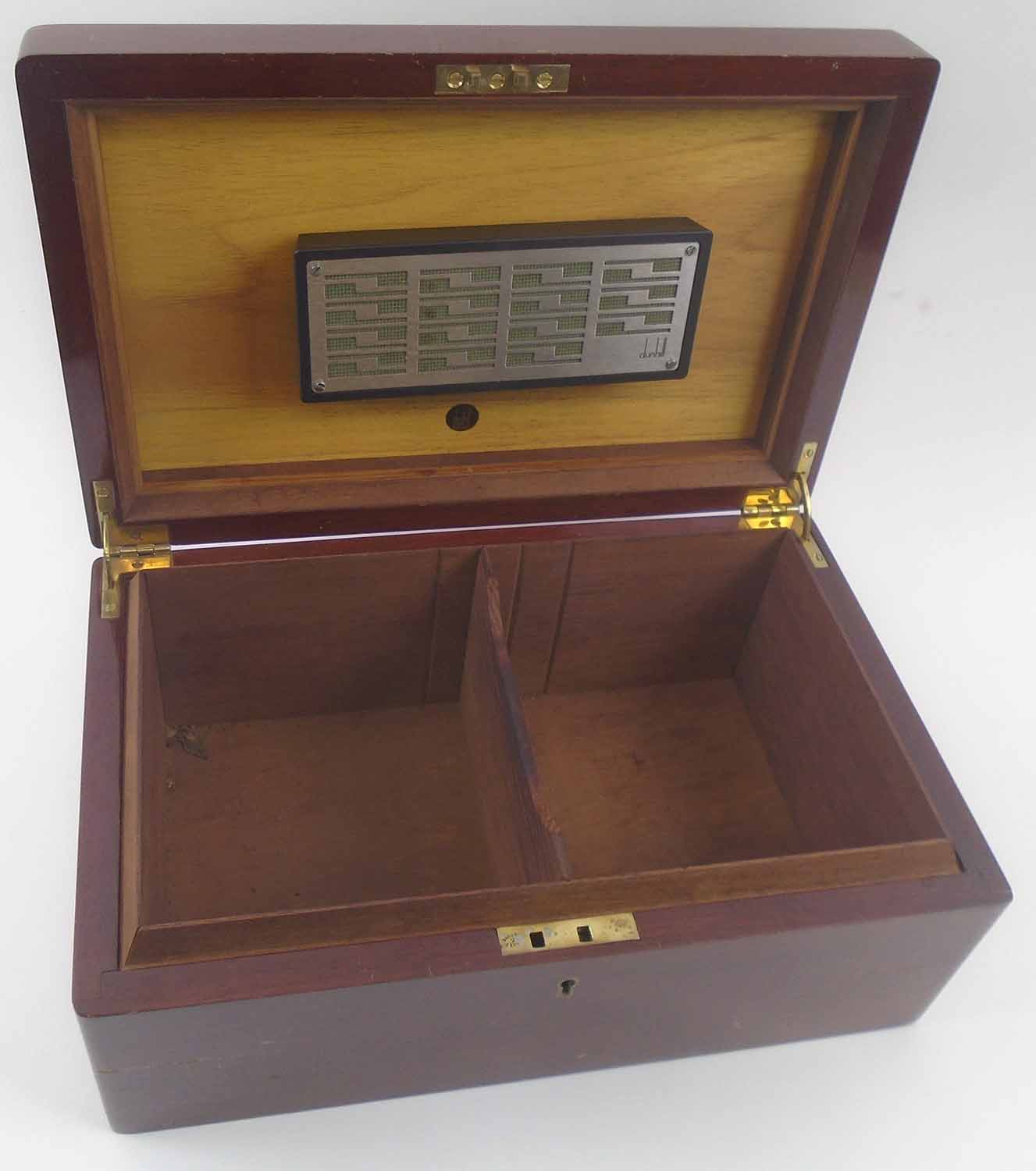 DUNHILL MAHOGANY HUMIDOR, 35cm W x 22cm D x 14.5cm H.