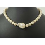 PEARL NECKLACE, gold clasp, 43cm L.