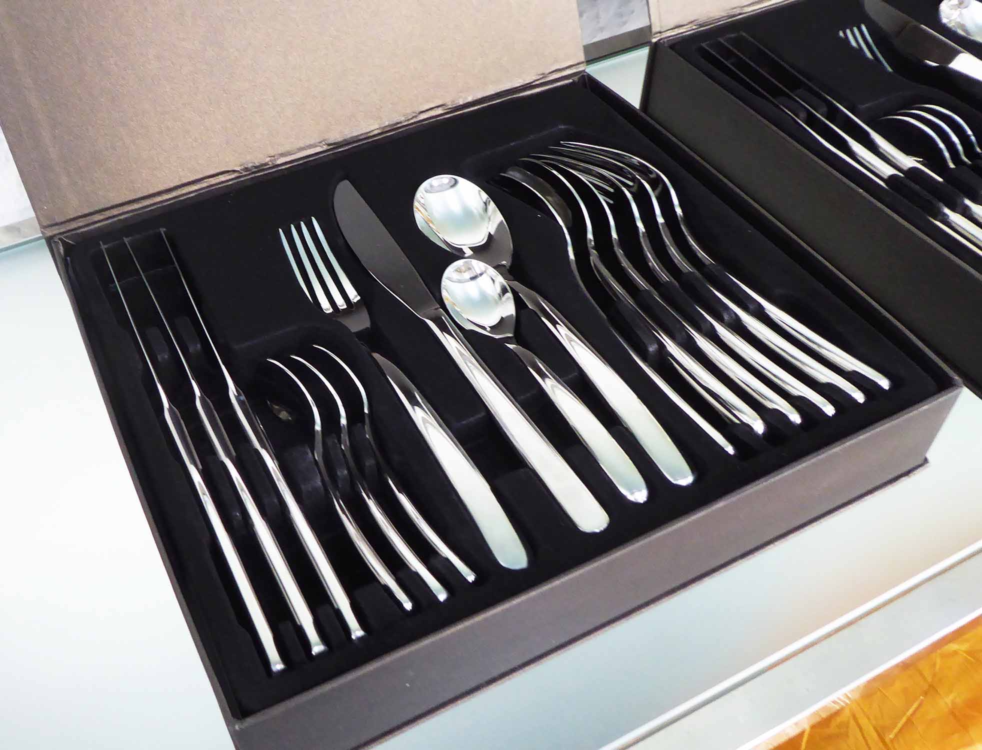 CUTLERY SETS, a pair, polished metal flatwear, boxed, 30cm x 27cm x 5cm. - Image 2 of 2