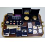 TRAY CONTAINING LARGE QUANTITY VARIOUS COINS INCLUDING SILVER PROOF EXAMPLES