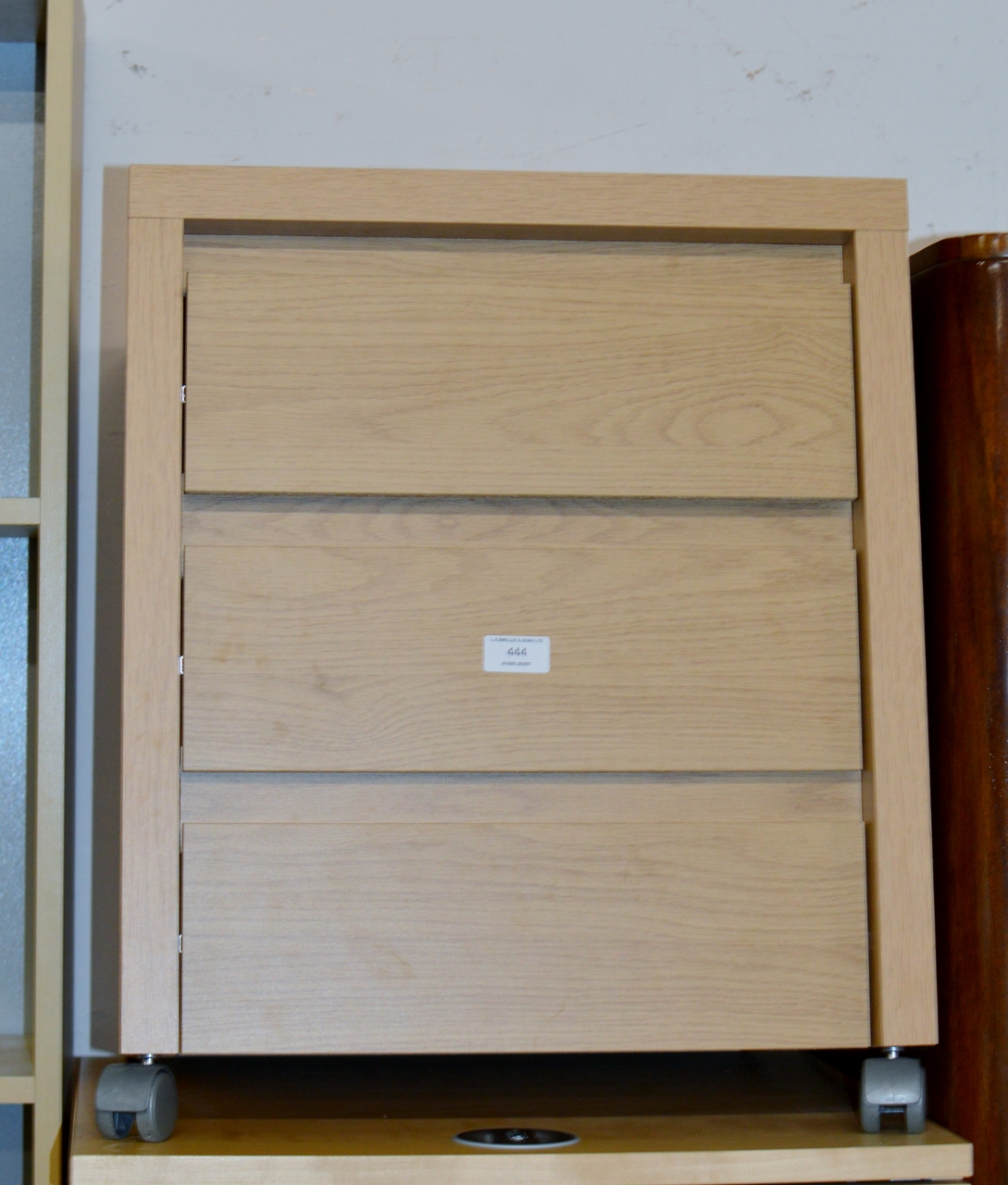 MODERN OAK FINISHED 3 DRAWER CHEST