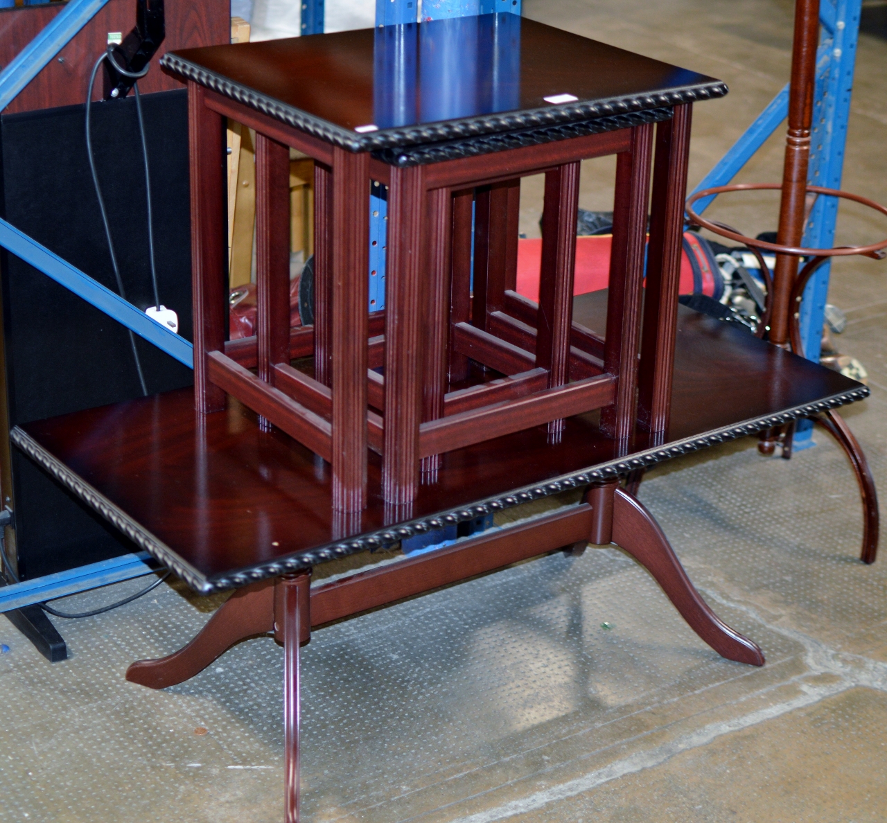 REPRODUCTION MAHOGANY COFFEE TABLE WITH MATCHING NEST OF 3 TABLES