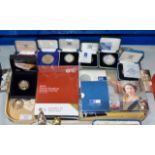 TRAY CONTAINING VARIOUS COINS, SILVER PROOF COINS, COMMEMORATIVE COINS ETC