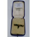 9 CARAT GOLD MOUNTED JADE BROOCH PIN SET WITH A SEED PEARL